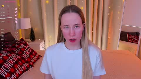 Snapshot of cassie_kelman chatting on December 21, 3:47 am Cassie online show from December 21, 3:47 am