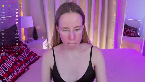 Snapshot of cassie_kelman chatting on December 22, 9:22 am Cassie online show from December 22, 9:22 am