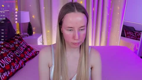 Snapshot of cassie_kelman chatting on December 26, 3:16 am Cassie online show from December 26, 3:16 am