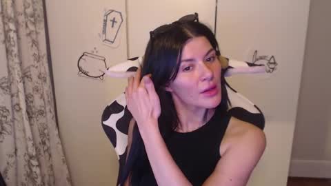 cassiealvarez online show from October 5, 12:09 am