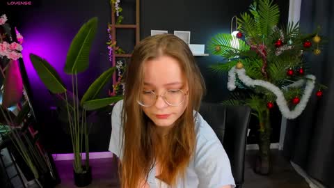 assie online show from December 27, 8:50 pm