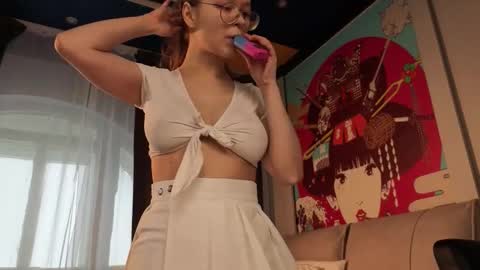 assie online show from September 23, 5:54 am