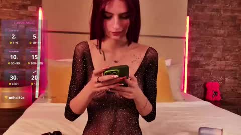 Snapshot of cassiefoxx_ chatting on September 23, 6:33 pm Cassie online show from September 23, 6:33 pm