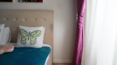 CassieHilton online show from April 3, 11:19 am