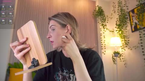 Im Cassie3 online show from March 1, 7:54 am