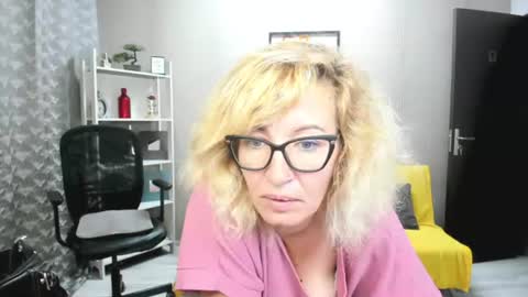 CassieJonas online show from July 7, 2:47 am