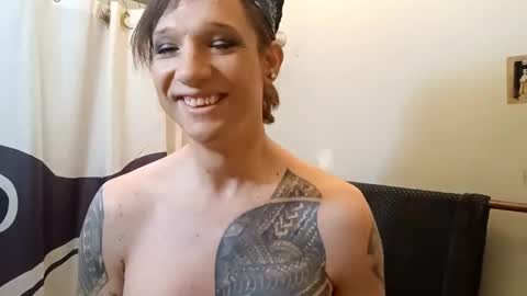 Cassiemichelle online show from February 25, 1:32 pm