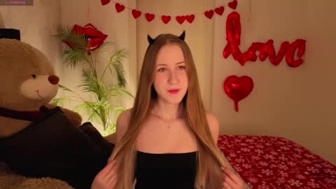 Snapshot of cassiereborn chatting on February 13, 9:55 pm Casey online show from February 13, 9:55 pm