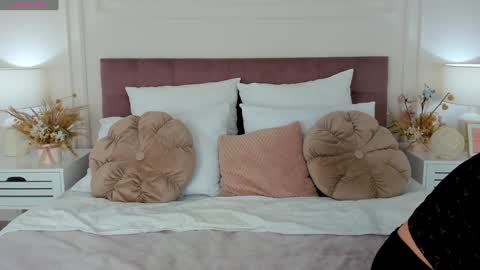 Curly online show from January 24, 6:03 am