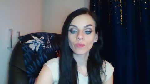 Cassie online show from October 28, 8:00 pm