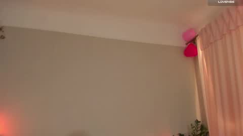 Snapshot of cassisland chatting on February 25, 7:14 pm  cassandra  online show from February 25, 7:14 pm