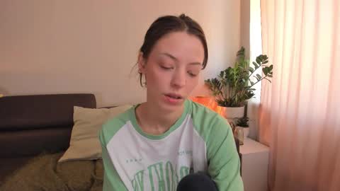 Snapshot of cassisland chatting on October 3, 11:07 am  cassandra  online show from October 3, 11:07 am
