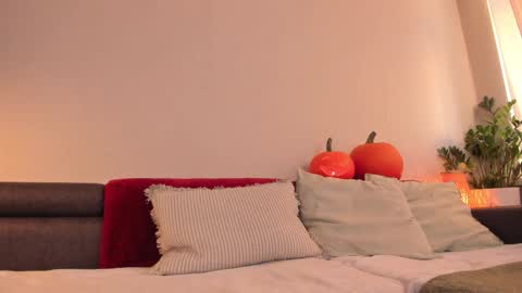 Snapshot of cassisland chatting on October 29, 1:13 pm cassandra online show from October 29, 1:13 pm