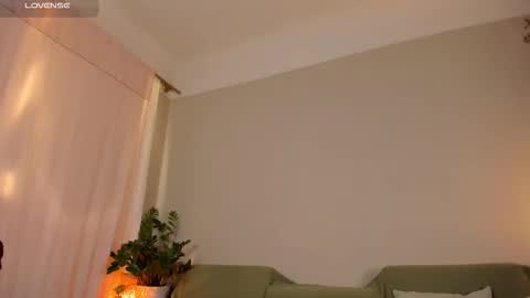 Snapshot of cassisland chatting on March 2, 11:22 pm cassandra online show from March 2, 11:22 pm