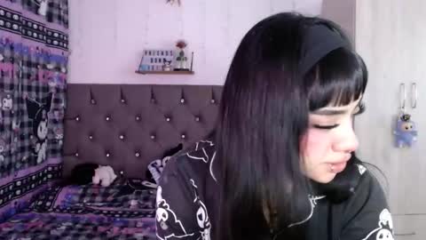 Snapshot of cat_mila_ chatting on March 28, 7:08 am Mila online show from March 28, 7:08 am