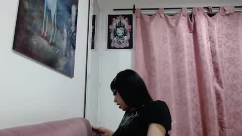 Snapshot of cat_mila_ chatting on March 30, 8:26 am Mila online show from March 30, 8:26 am