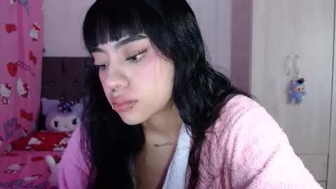 Snapshot of cat_mila_ chatting on June 10, 6:45 am Mila online show from June 10, 6:45 am