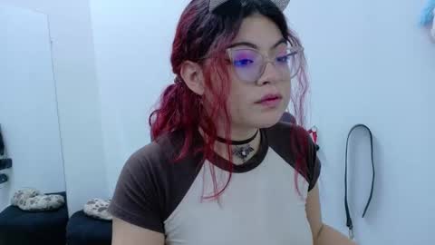 Snapshot of cat_white chatting on February 18, 3:32 pm Cata online show from February 18, 3:32 pm