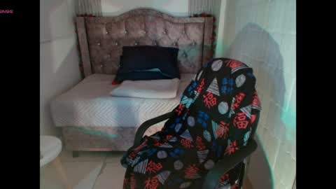 Snapshot of cata_1800 chatting on May 15, 11:45 pm Cata online show from May 15, 11:45 pm