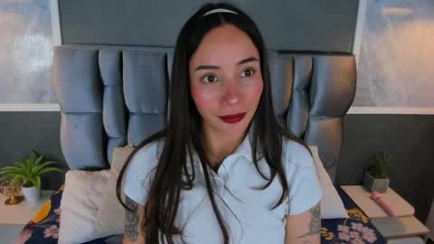 Snapshot of cata_jonees chatting on April 27, 7:23 pm Cata online show from April 27, 7:23 pm