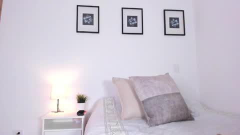    online show from April 4, 11:13 pm