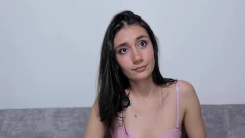 Snapshot of catalella_0 chatting on June 1, 1:18 am Catalella online show from June 1, 1:18 am