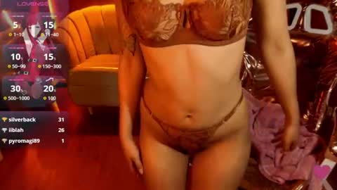 Snapshot of catalella_little_b chatting on June 27, 7:57 am catalella_little_b online show from June 27, 7:57 am