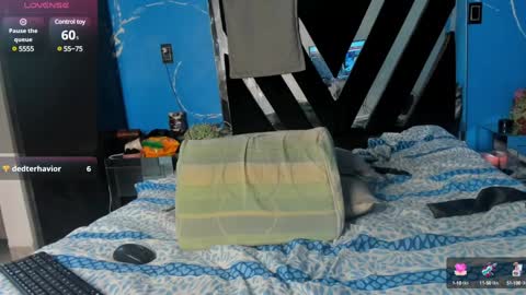 cataleya19__ online show from December 3, 5:01 pm