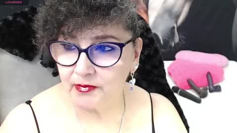 Snapshot of cataleya_mom_ chatting on March 3, 7:43 am cataleya  online show from March 3, 7:43 am