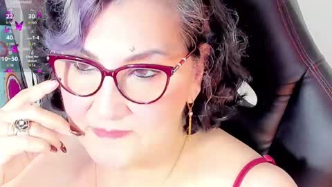 Snapshot of cataleya_mom_ chatting on September 18, 3:30 am cataleya  online show from September 18, 3:30 am