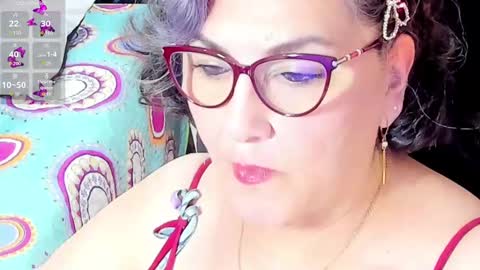Snapshot of cataleya_mom_ chatting on September 19, 9:11 am cataleya  online show from September 19, 9:11 am