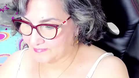Snapshot of cataleya_mom_ chatting on September 24, 3:54 am cataleya  online show from September 24, 3:54 am