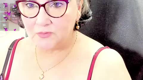 Snapshot of cataleya_mom_ chatting on April 23, 3:52 am cataleya online show from April 23, 3:52 am