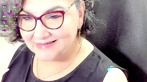 Snapshot of cataleya_mom_ chatting on April 25, 3:53 am cataleya online show from April 25, 3:53 am