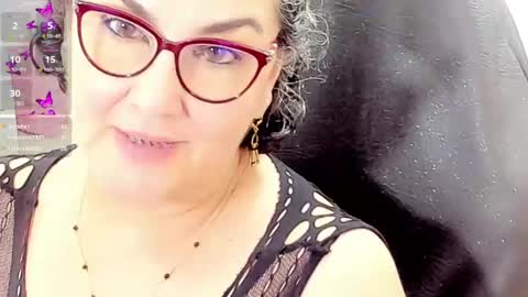 Snapshot of cataleya_mom_ chatting on April 30, 2:34 pm cataleya online show from April 30, 2:34 pm