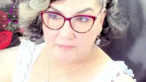Snapshot of cataleya_mom_ chatting on May 4, 3:24 am cataleya online show from May 4, 3:24 am