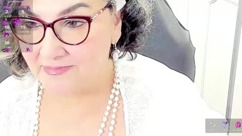 Snapshot of cataleya_mom_ chatting on May 30, 12:52 am cataleya online show from May 30, 12:52 am