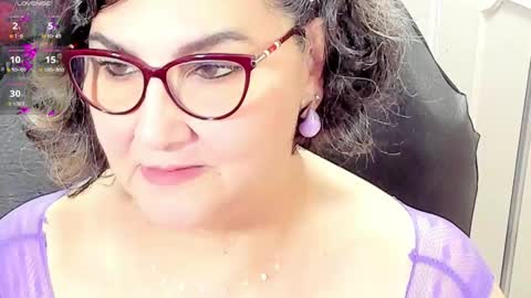 Snapshot of cataleya_mom_ chatting on May 30, 8:06 pm cataleya online show from May 30, 8:06 pm
