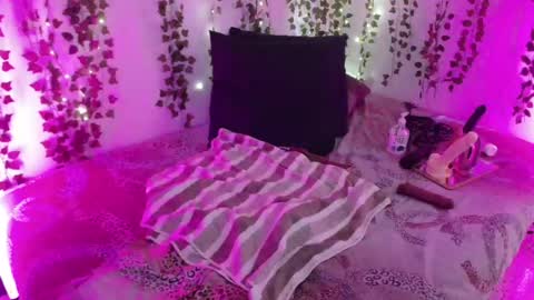Cataleyaloquita online show from June 17, 3:35 pm
