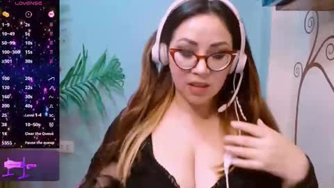 catalina3772516 online show from June 4, 11:33 pm