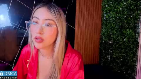 Snapshot of catalina_18g chatting on March 4, 12:11 pm catalina_18g online show from March 4, 12:11 pm