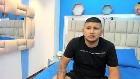 Snapshot of catalina_and_jhon chatting on October 23, 12:26 pm Jhon and Catalina online show from October 23, 12:26 pm