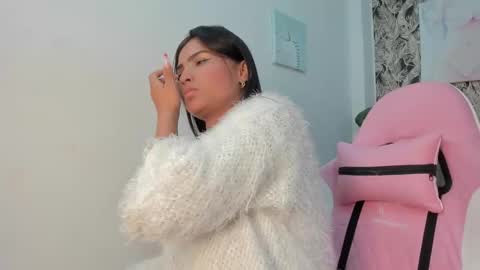 Snapshot of catalina_and_roger chatting on December 26, 6:33 pm Cata y Roger online show from December 26, 6:33 pm