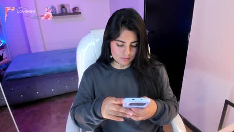 Catalina online show from December 7, 12:52 am