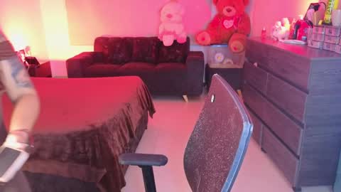 Snapshot of catalina_naughtyy chatting on April 20, 3:53 am Catalina online show from April 20, 3:53 am
