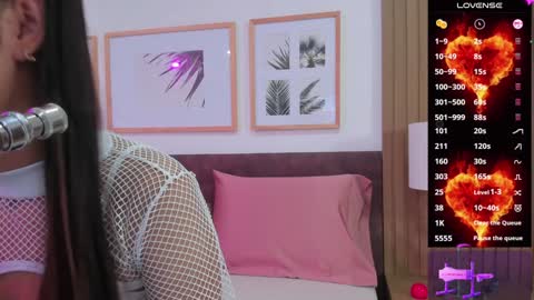 Catalina online show from December 1, 7:36 pm