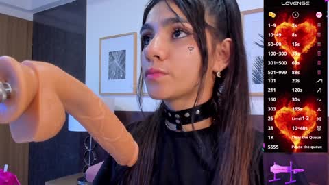 Catalina online show from December 4, 1:58 am