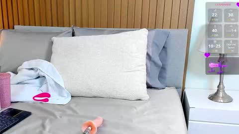 Catalina online show from February 1, 8:07 pm