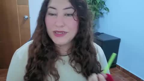 Snapshot of catalinamarpi45 chatting on June 4, 4:02 pm cataleya online show from June 4, 4:02 pm