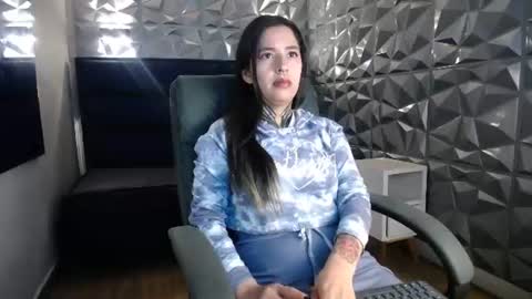 Snapshot of catarina_a chatting on July 15, 11:59 am catarina online show from July 15, 11:59 am